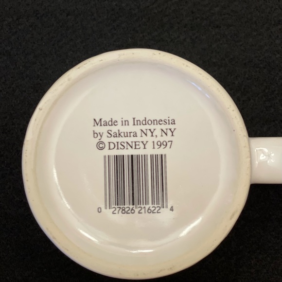 Piglet and Winnie the Pooh Ceramic Mug - Disney 1997 - Picture 3 of 5